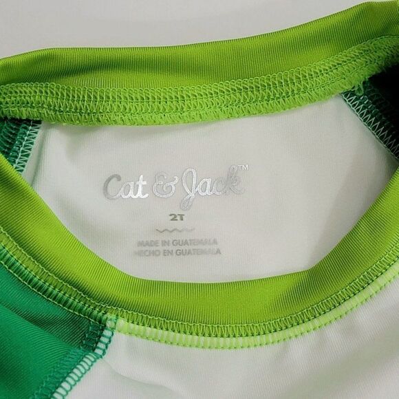 Toddler Boys' Alligator Short Sleeve Raglan Rash Guard Swim Shirt - 2T - Picture 4 of 7